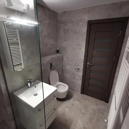 Ground Floor Beach Studio Apartment Constanta